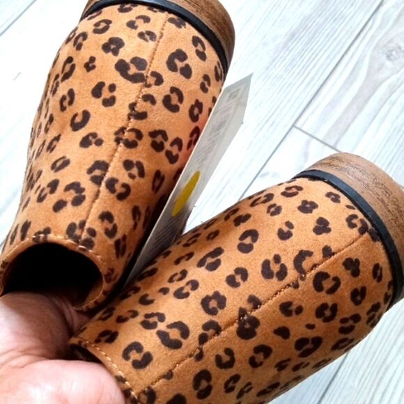 (31-3564) 🔥3/$20🔥 Cat & Jack Opal Boots Sz 5 - Picture 7 of 11